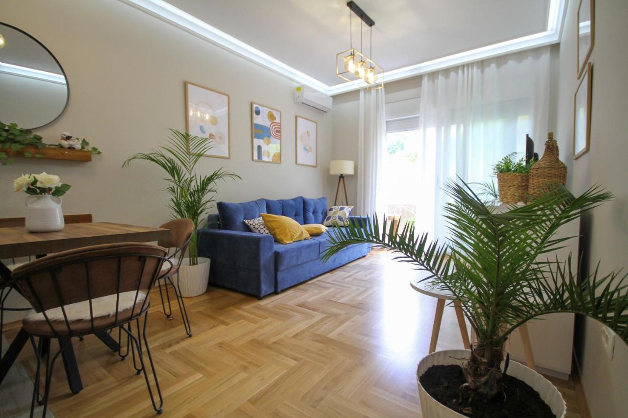 Laki Apartment Тиват Екстериор снимка