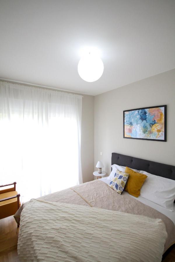 Laki Apartment Тиват Екстериор снимка