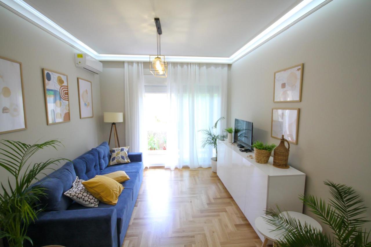 Laki Apartment Тиват Екстериор снимка