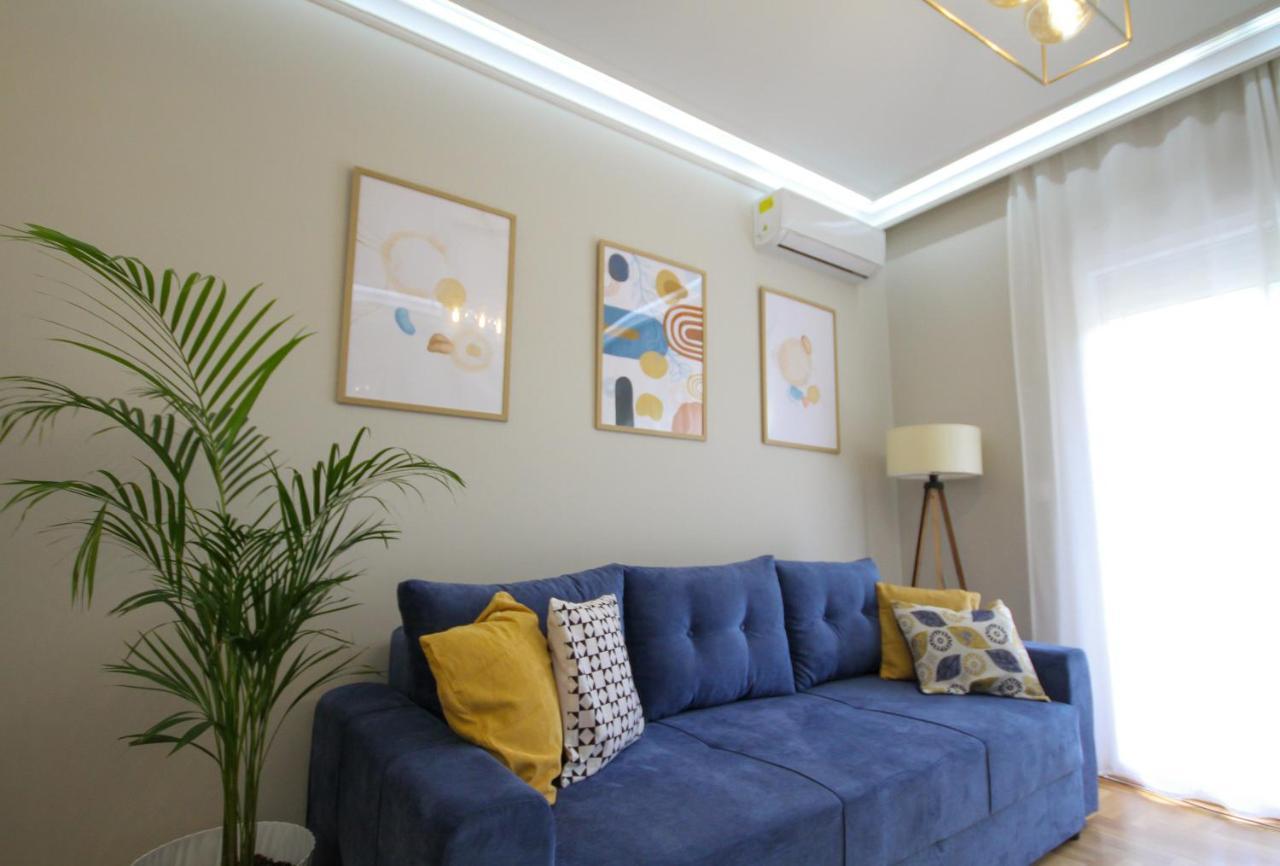 Laki Apartment Тиват Екстериор снимка