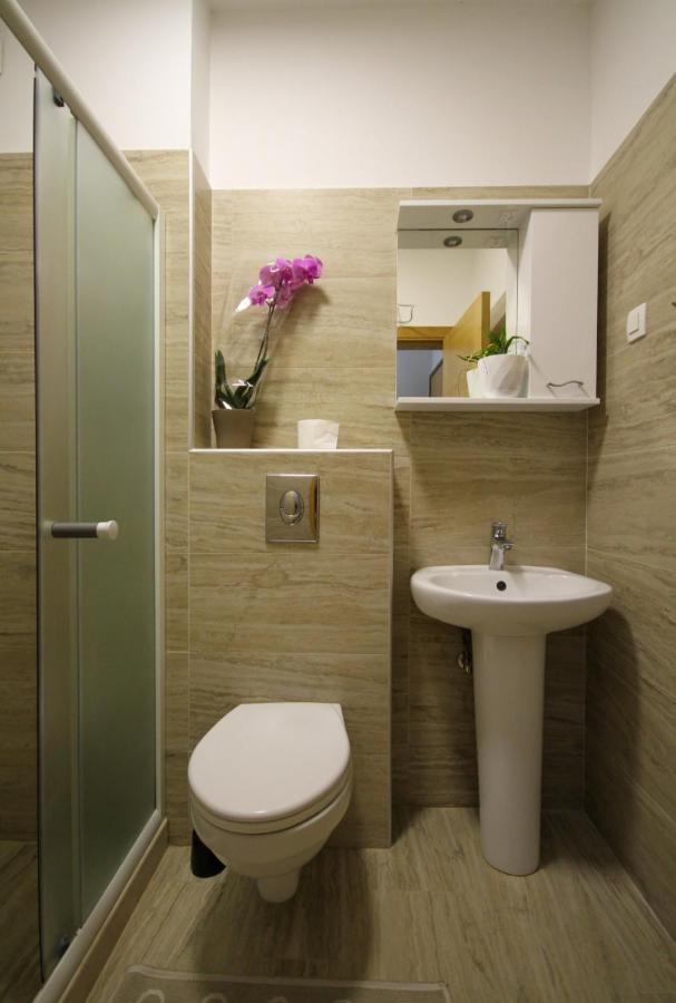Laki Apartment Тиват Екстериор снимка